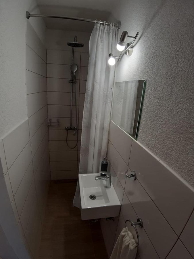 Boni02 Apartman Gdinj Kültér fotó