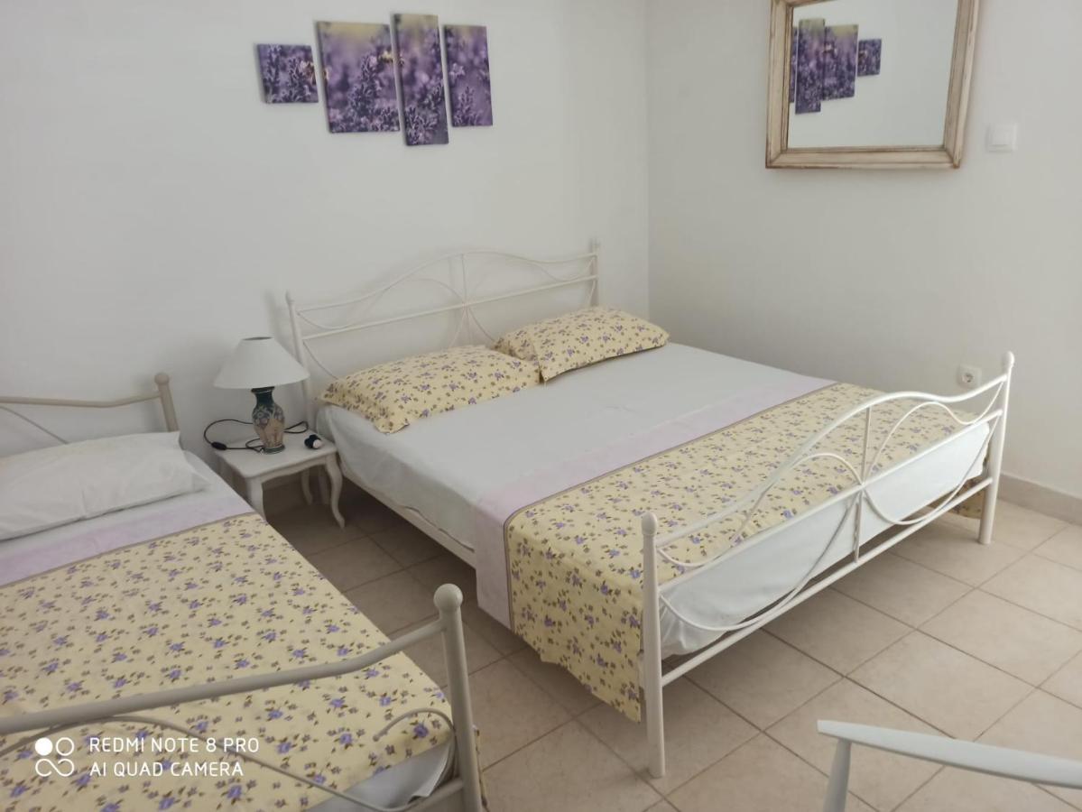 Boni02 Apartman Gdinj Kültér fotó