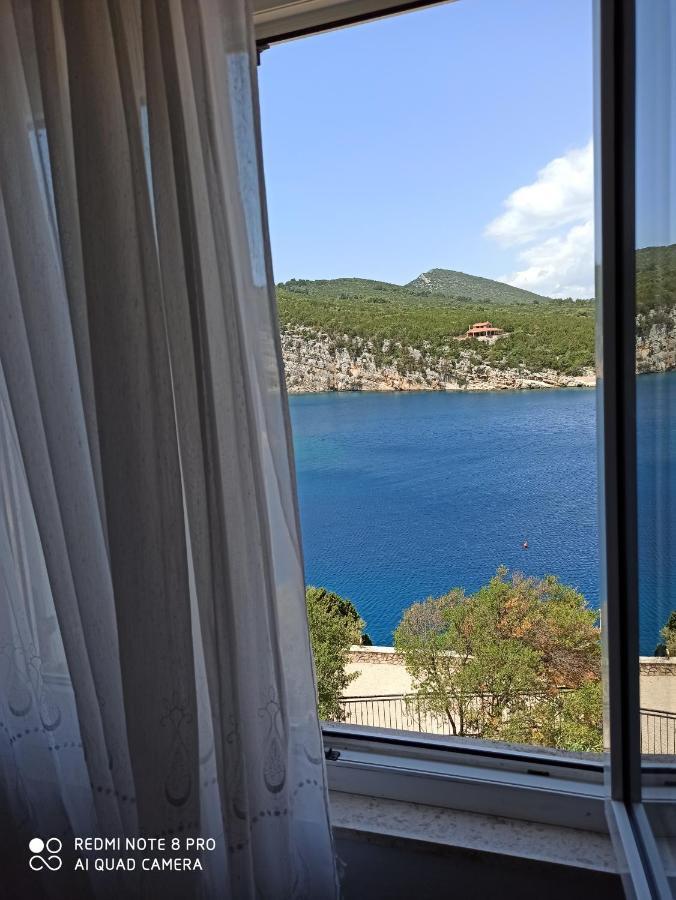 Boni02 Apartman Gdinj Kültér fotó