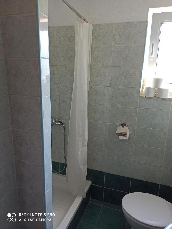 Boni02 Apartman Gdinj Kültér fotó
