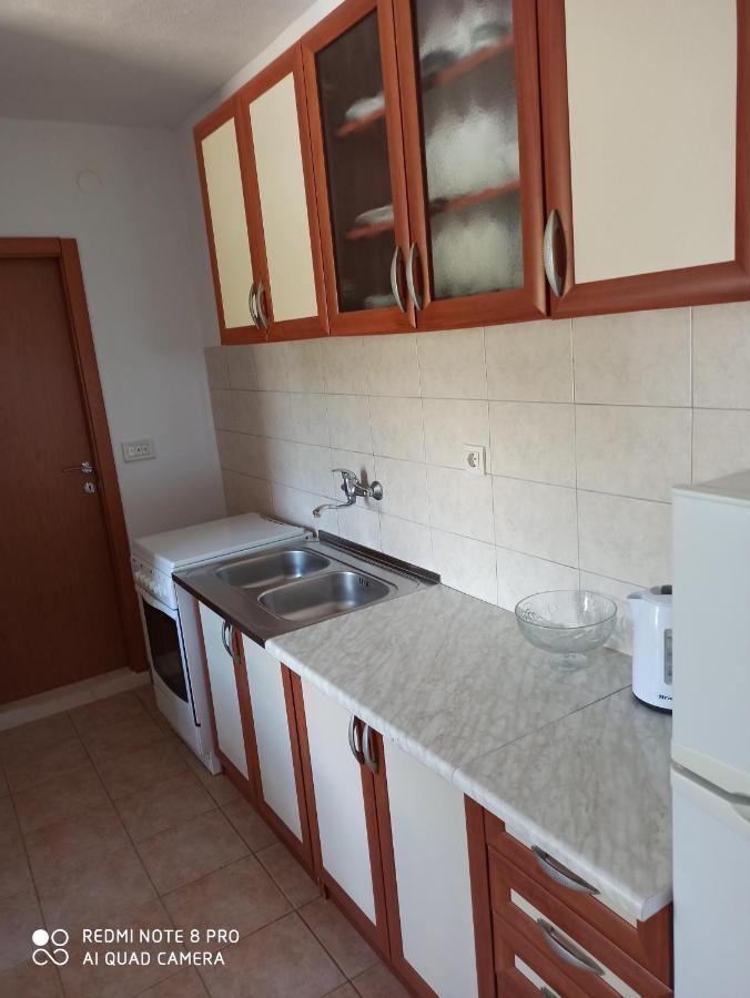 Boni02 Apartman Gdinj Kültér fotó