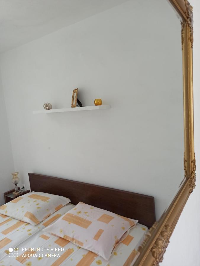 Boni02 Apartman Gdinj Kültér fotó