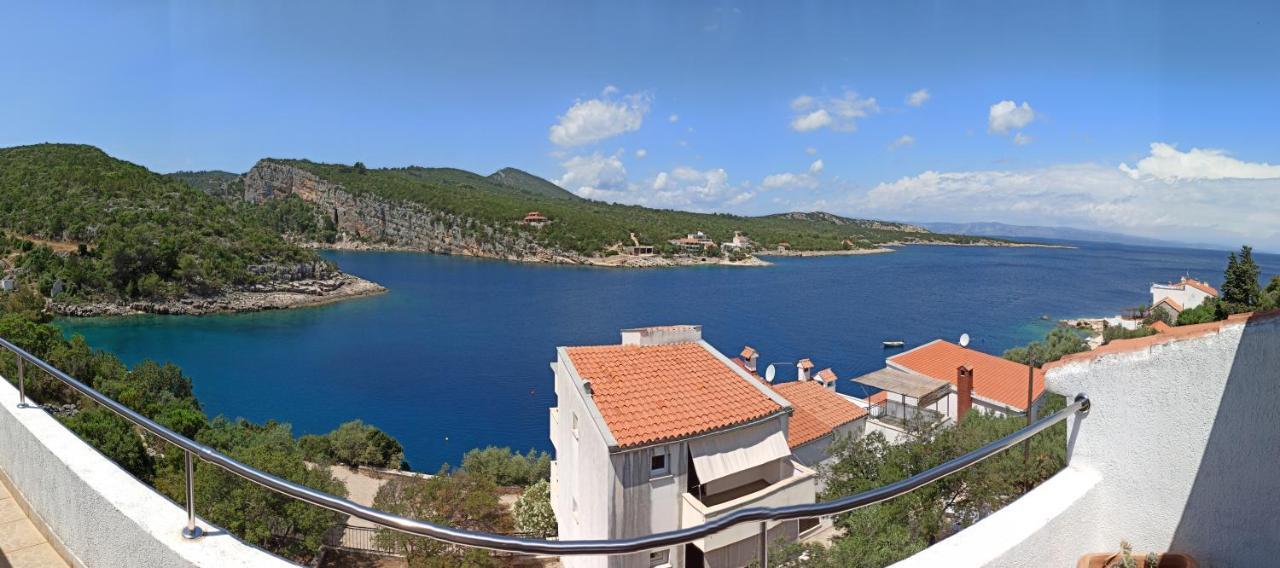 Boni02 Apartman Gdinj Kültér fotó