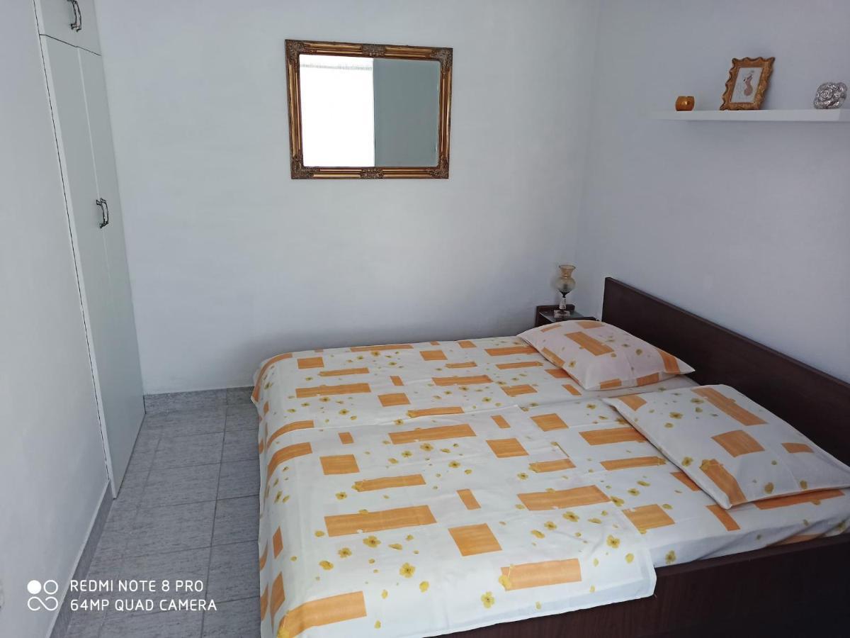 Boni02 Apartman Gdinj Kültér fotó